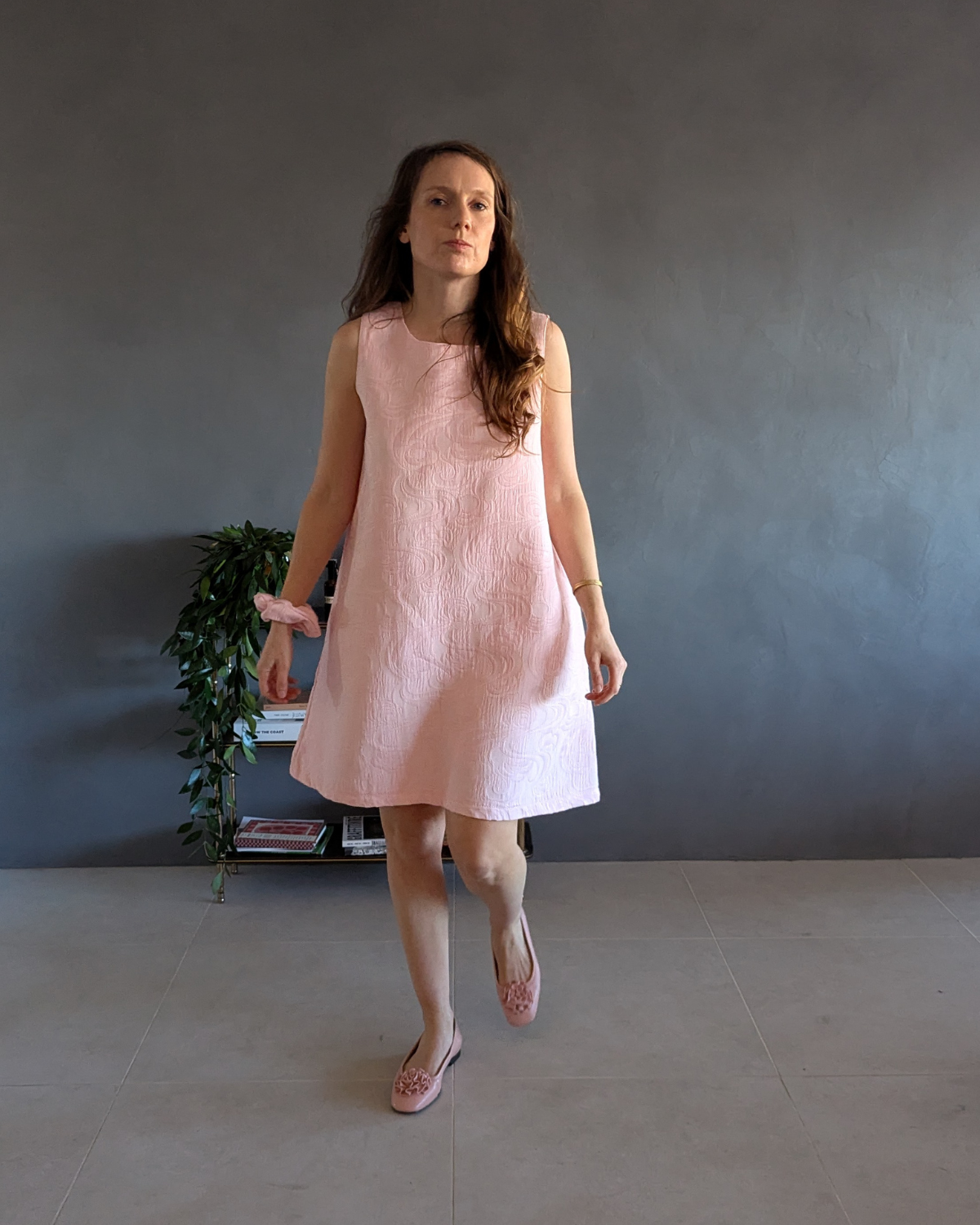 !! NEW !! Women : La robe Brigitte en tissu damassé rose